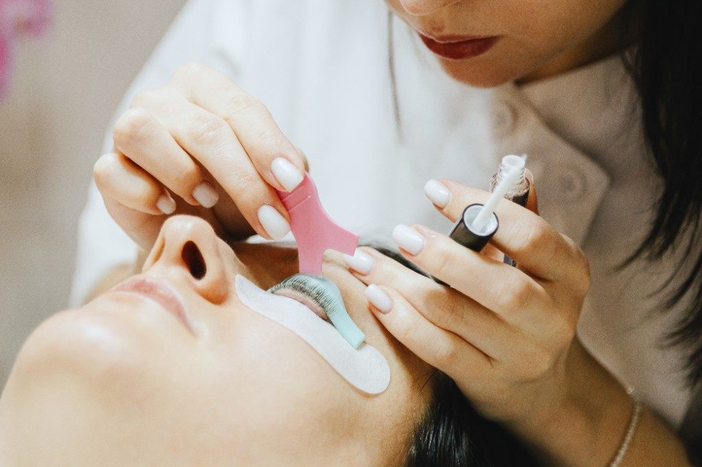 Pflegeserum nach der Wimpernlaminierung